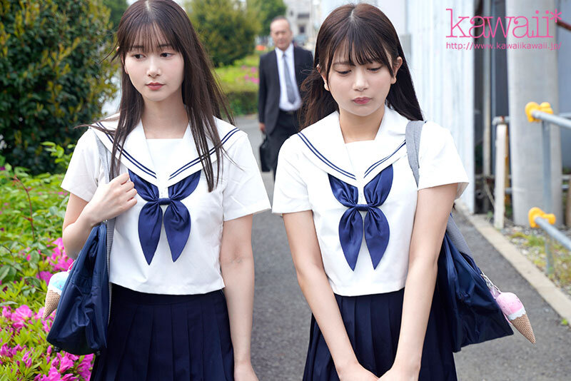 Dượng đây móc lồn hai cô con riêng lồn múp của vợ